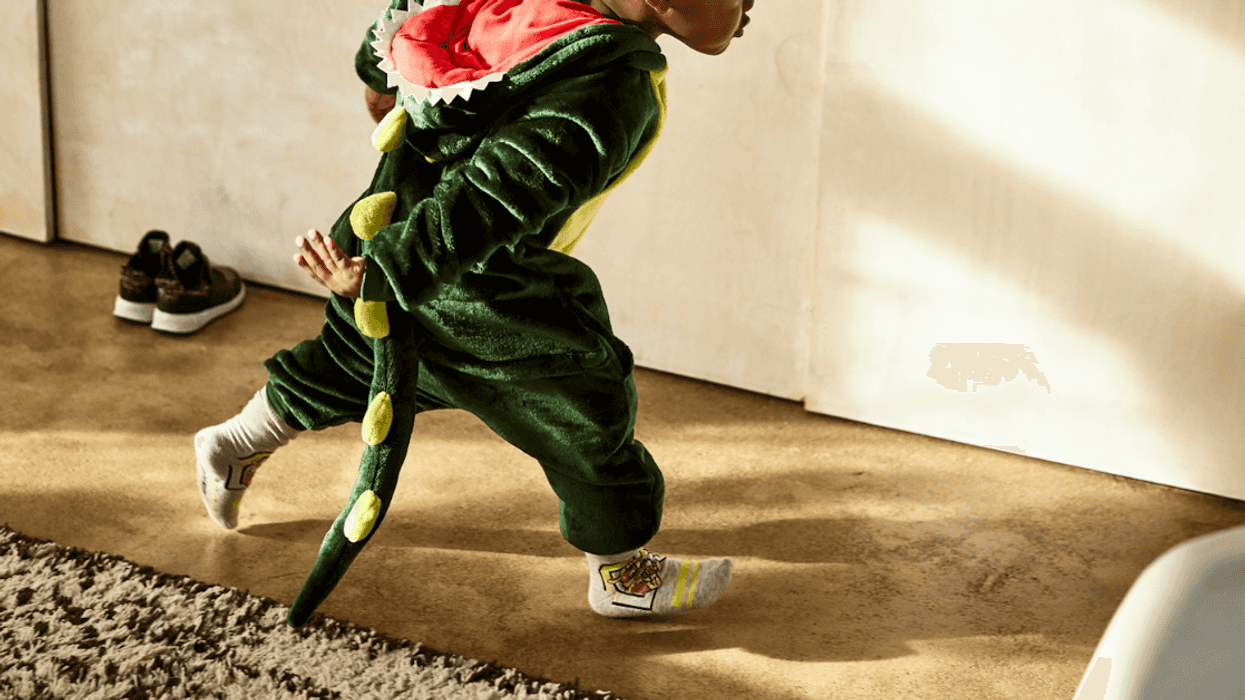 Woman Called Out For Leaving 4-Year-Old Nephew Alone After His Mom Is Two Hours Late Coming Home