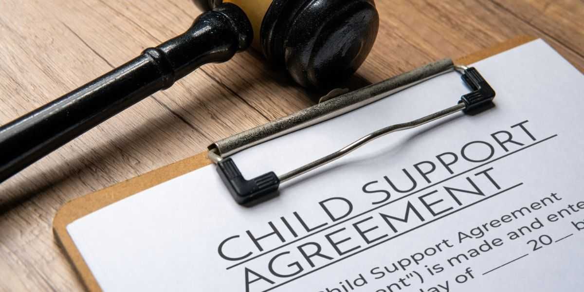 Parent Asks If It's Wrong To Put 'No Fly Order' On Ex Who Hasn't Paid Child Support In Six Months | Percolately