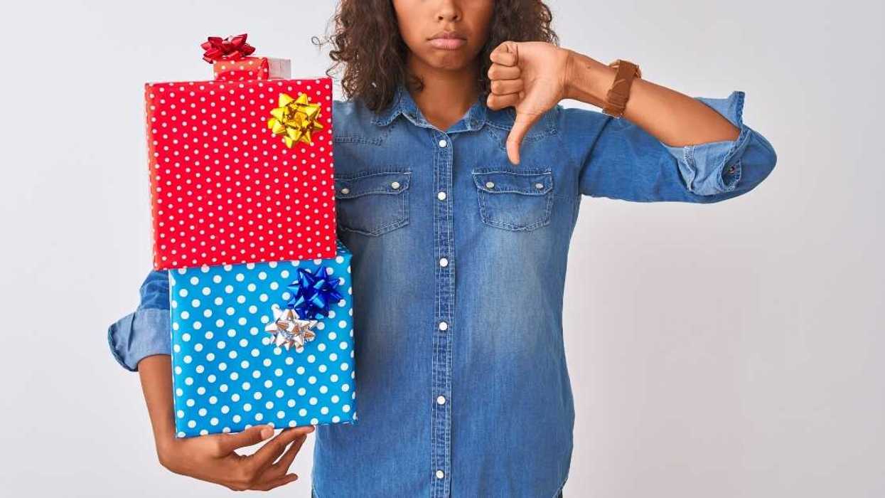 Mom Furious After Her Brother And His Wife 'Ruined' Her Daughter's Birthday By Announcing Their Pregnancy