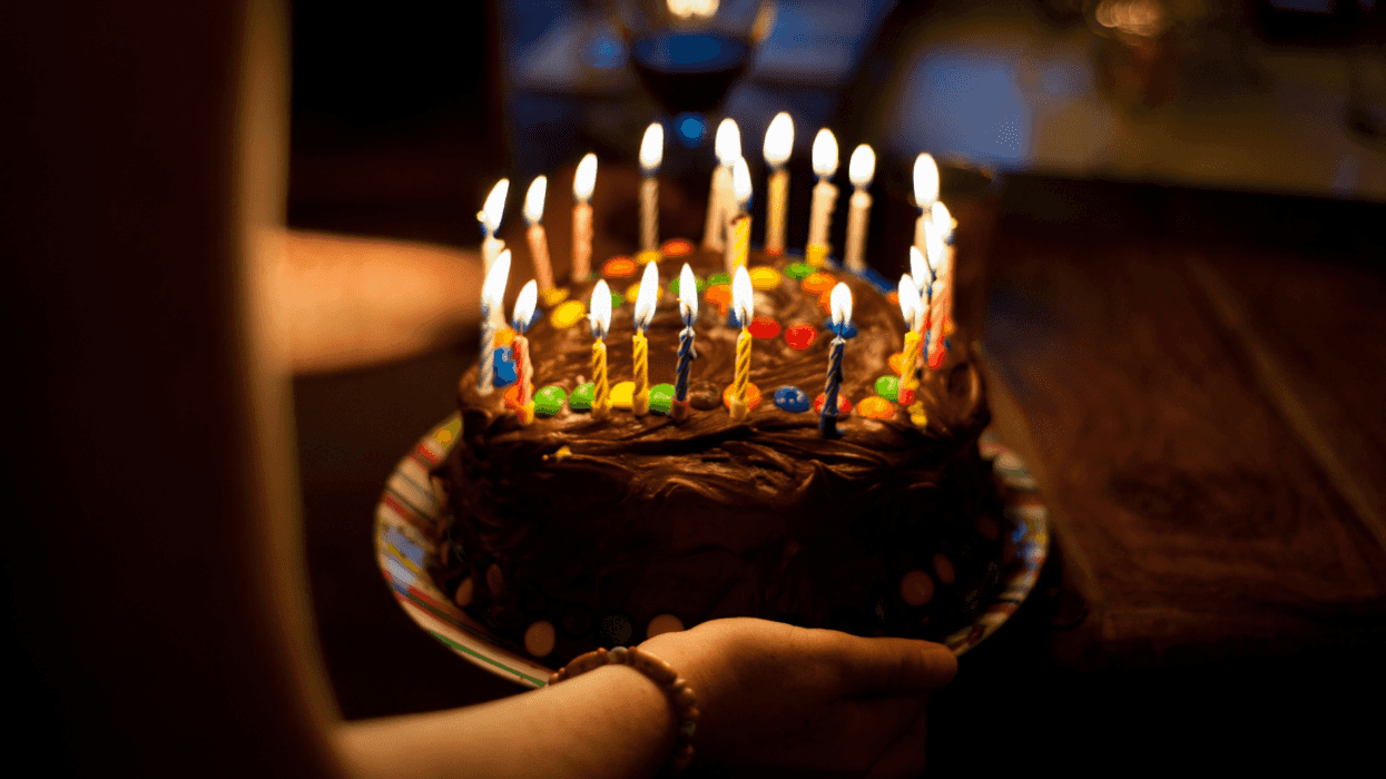 Teen Terrified After Ex Tries To Win Him Back By Breaking Into And Decorating His Room For His Birthday