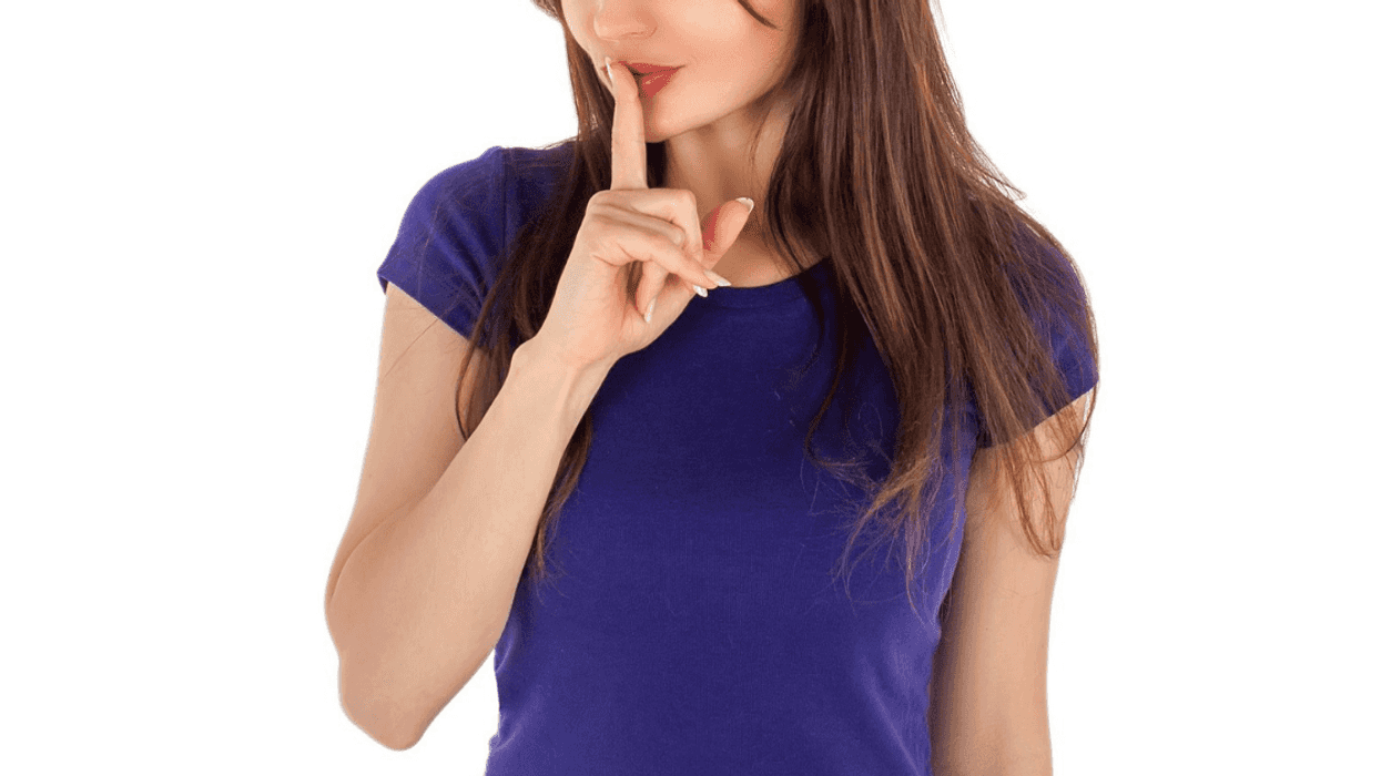 Woman Stunned After Sister Invites Her To Expensive Restaurant Then Leaves Her With $450 Bill