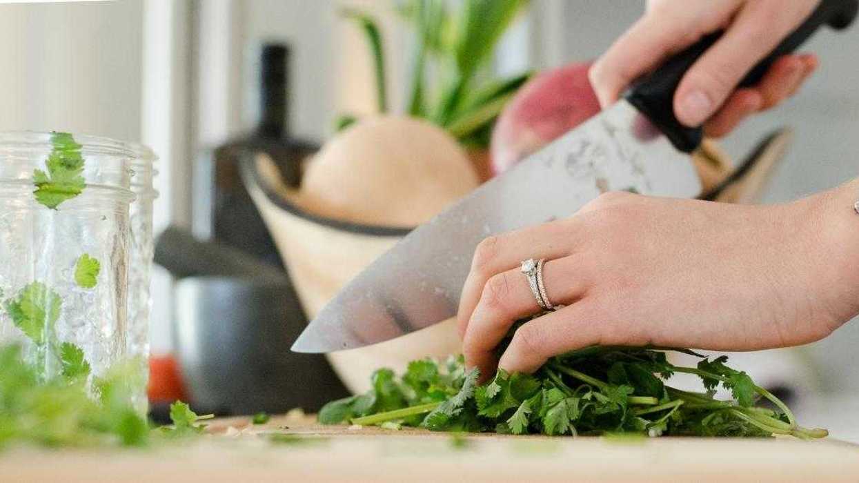 Guy Refuses To Buy Girlfriend Pricey Knives For Her Birthday After She Treated Him To Trip To Turkey