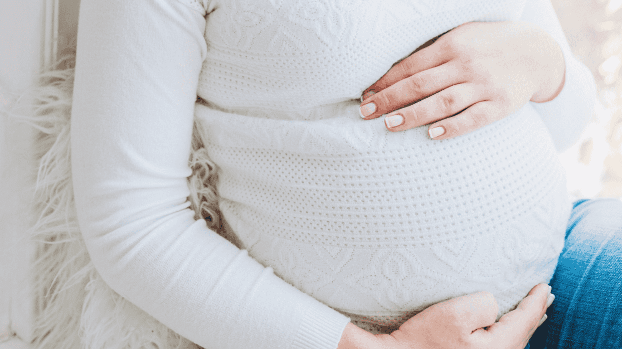 Pregnant Woman Gets Revenge After Guy Refuses To Move His Hand From Unoccupied Bus Seat