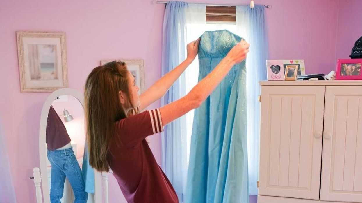 Dad Upsets Wife By Asking Her If She's 'Jealous' Of Their Teen Daughter After Prom Dress Incident