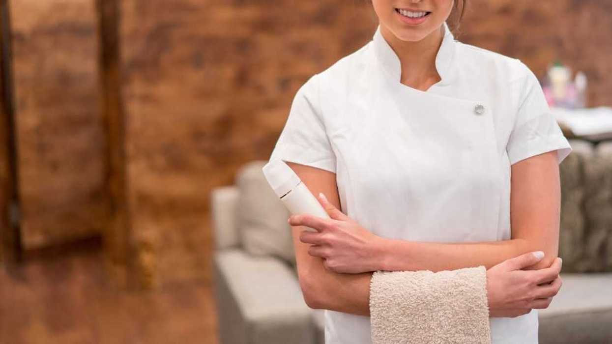 Woman Who Gives Massages For Fun Sparks Drama After Refusing To Massage A Larger Friend