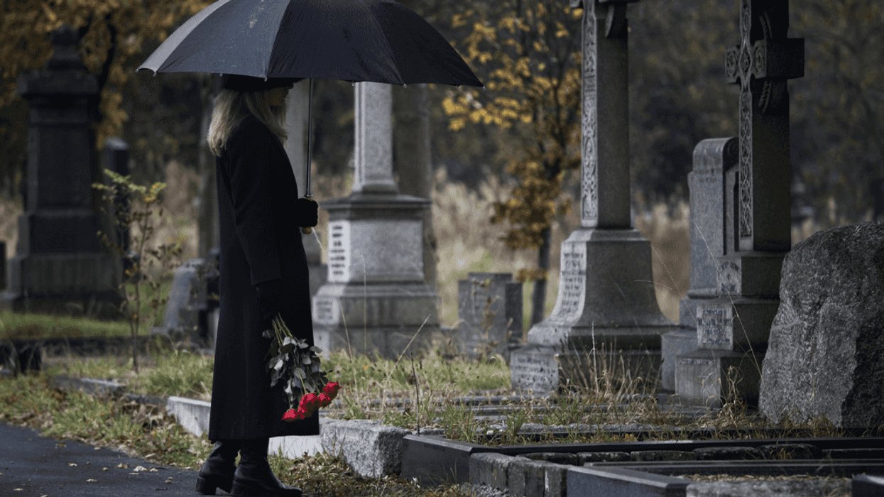 Teen Who Just Lost His Dad Balks After Mom Says It's Now His 'Duty' To Be 'Man Of The House'