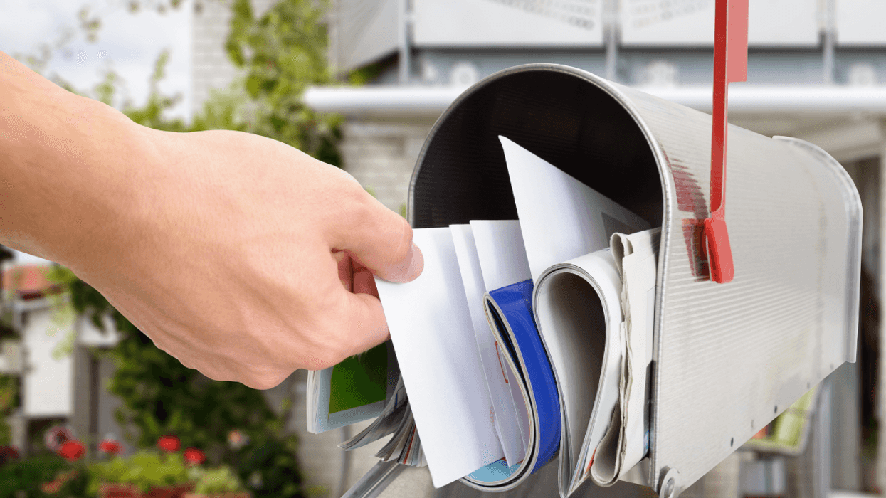 Woman Calls Cops On Neighbor's Brother For Going Through Her Mail And Refusing To Leave Her Property