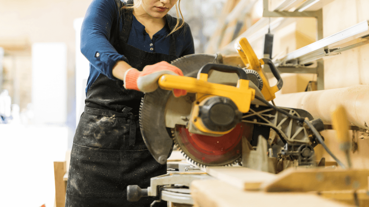 Redditor Livid To Discover New Downstairs Neighbor Is Running A Crafting Business Out Of Her Apartment