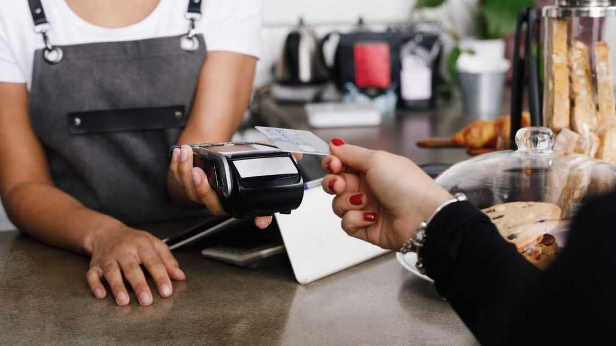 Redditor Accused Of 'Constricting' Wife By Putting Her On A Budget Due To Her Lavish Spending Habits