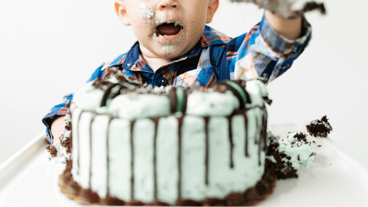 Baby with smash cake