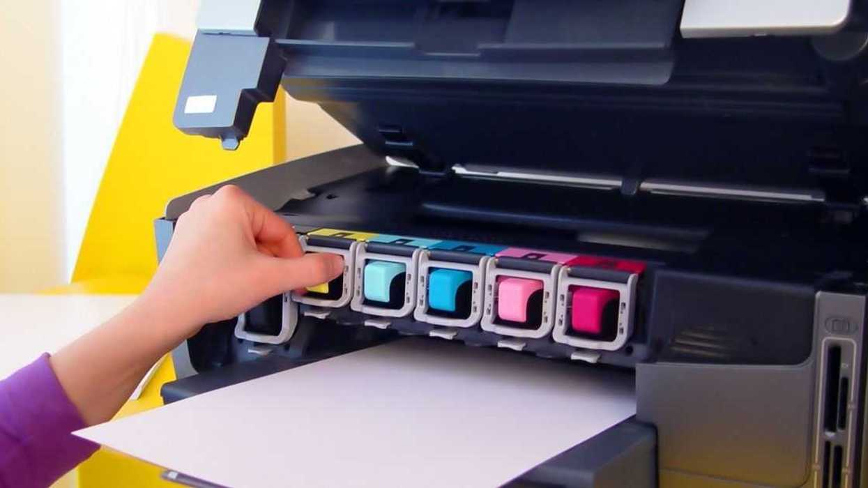 Woman Bans Roommate From Using Her Printer After He Neglects To Tell Her It Ran Out Of Ink
