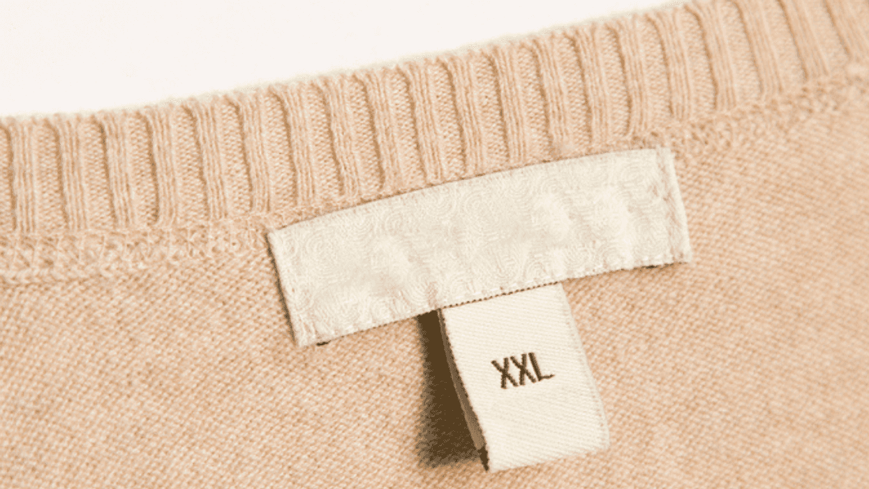 Woman Called Out For Getting Teen Sister An XXL Sweater Despite Her Asking For A Large