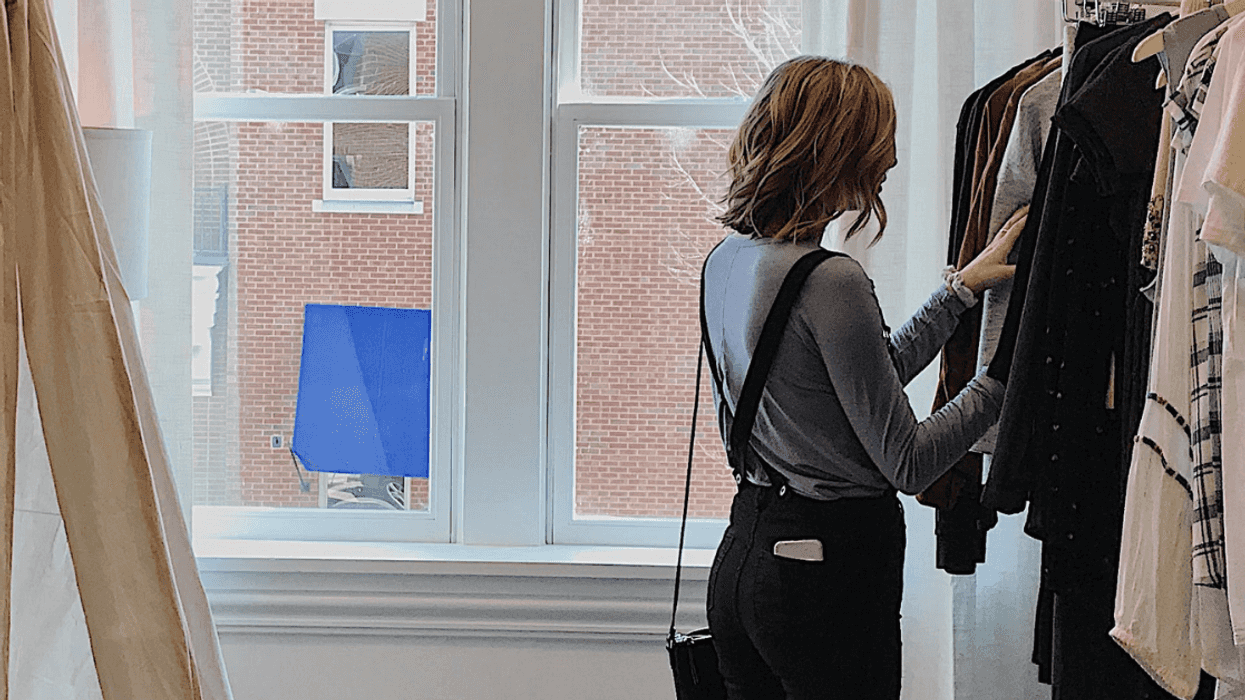 Teen 'Embarrassed' After Mom Argues With Store Cashier Over $60 Discrepancy On Her Bill