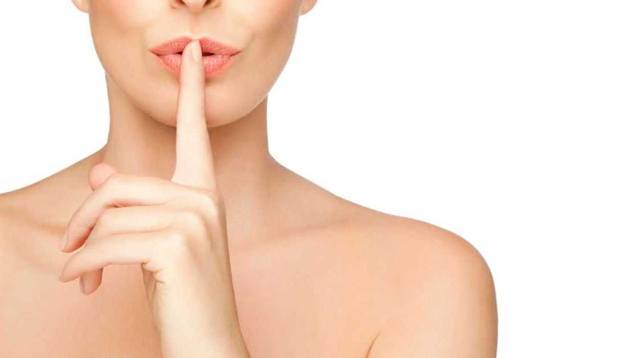 Woman Accused Of 'Flashing' Friend's Boyfriend After He Accidentally Sees Her Naked Pre-Shower