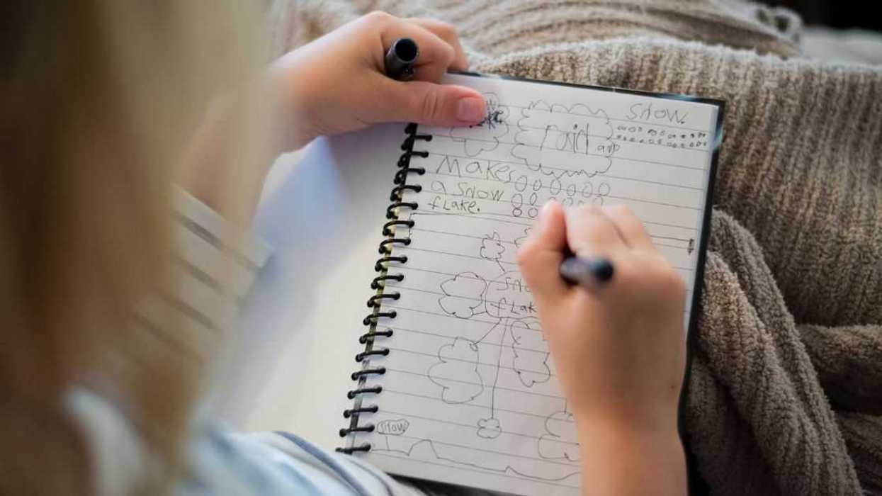 Dad Sparks Drama After He Buys A Lock To Keep His Wife From Reading Their Daughter's Diary