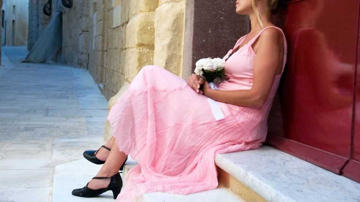 Bridesmaid Upset After Bride Chooses To Get Married On The One-Year Anniversary Of Her Mom's Death