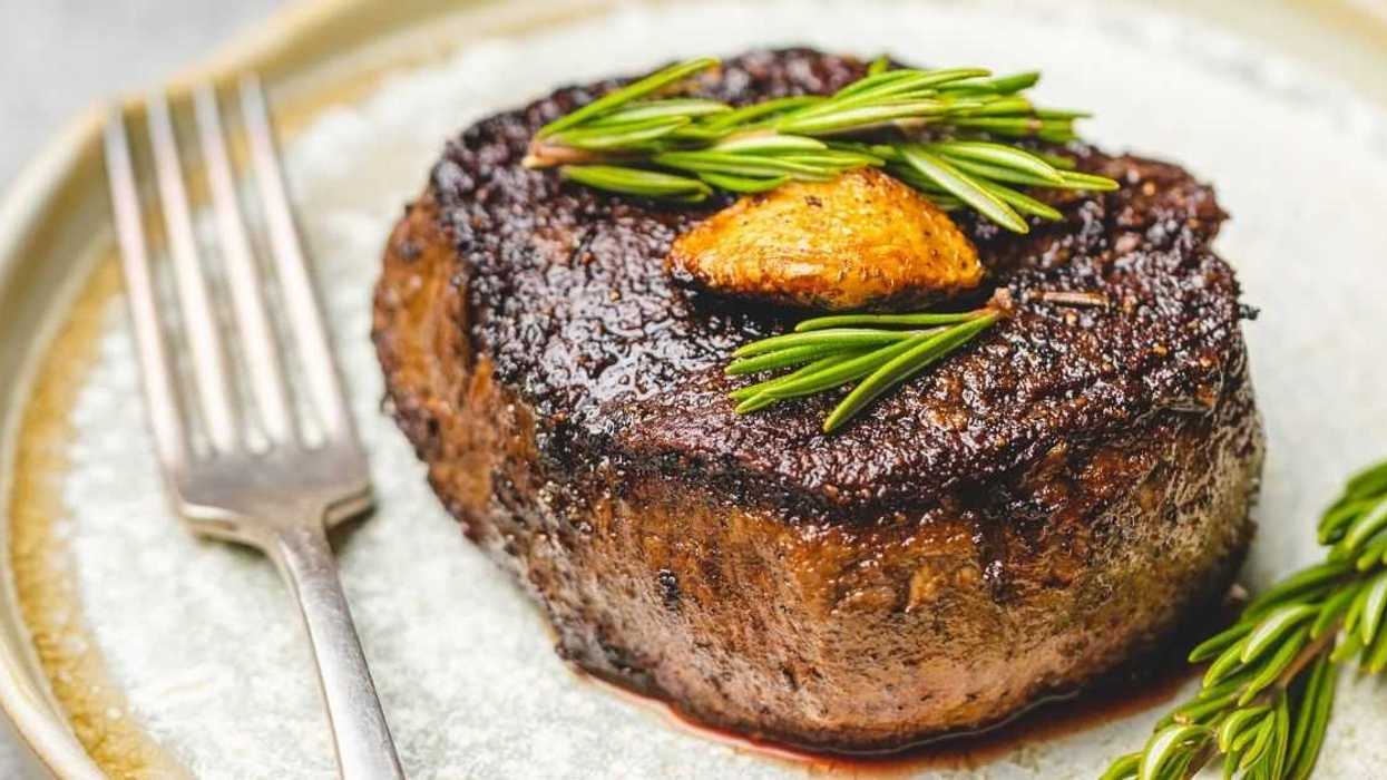 Guy Who Just Had Gastric Bypass Balks After In-Laws Demand He Eat Steak Even Though It Makes Him Sick