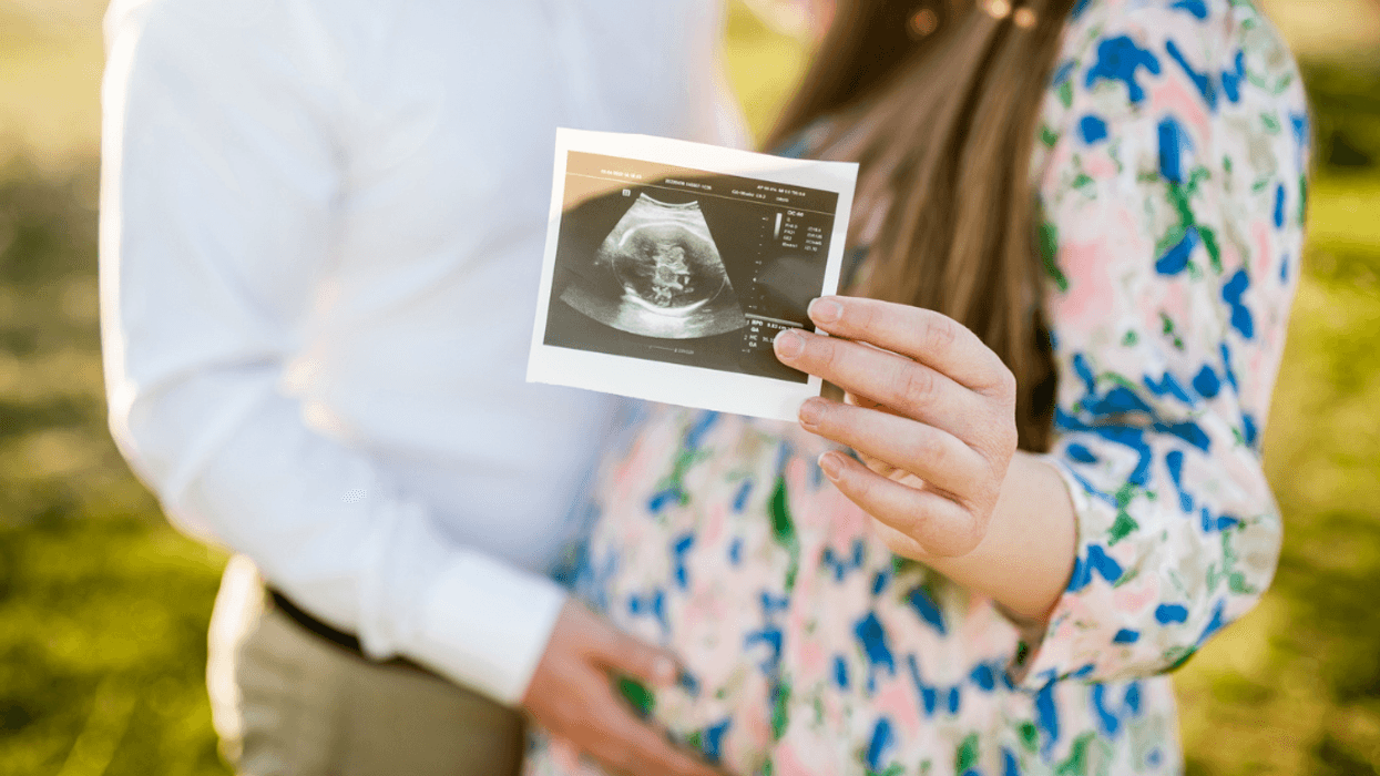 Couple announcing pregnancy