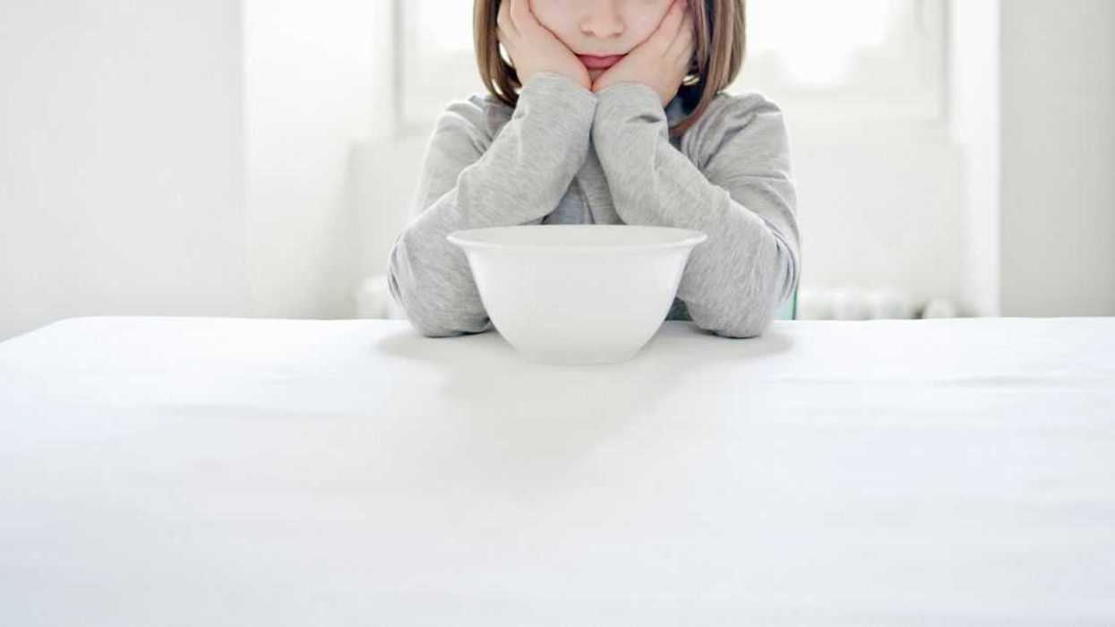 Dad Furious To Discover His Young Daughter Wasn't Fed Lunch Because His Girlfriend 'Forgot'