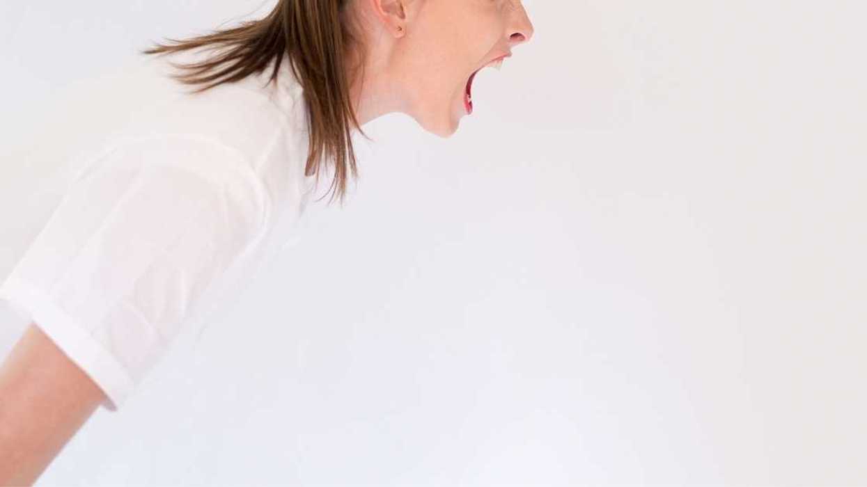 Teen Unloads On Stepsister For Using Her Mom's Death During Childbirth As An Excuse To Act Out