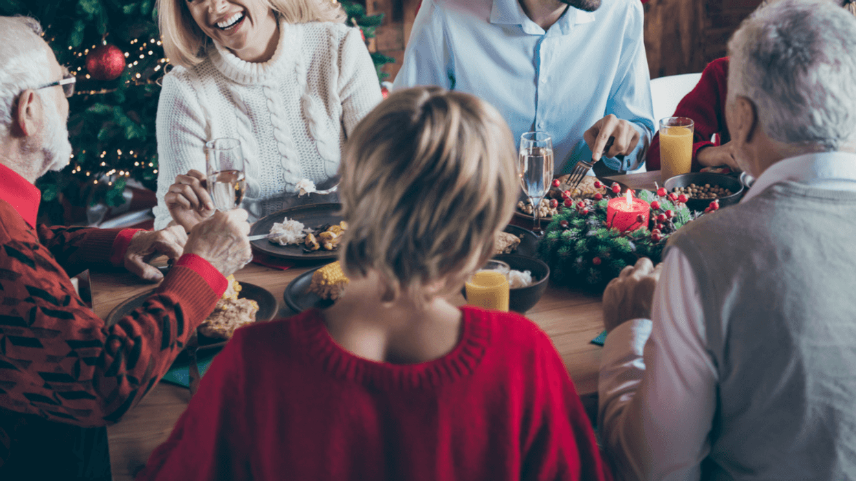 Woman's Husband Isn't Invited To Family X-Mas Because Niece Is Sad About Not Having A Dad