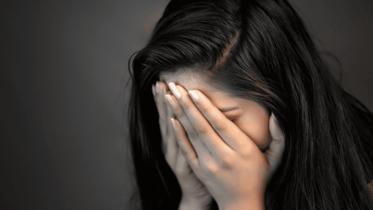 Indian Teen Walks Out Of Celebratory Dinner After Dad Accuses Busy Server Of Being Racist