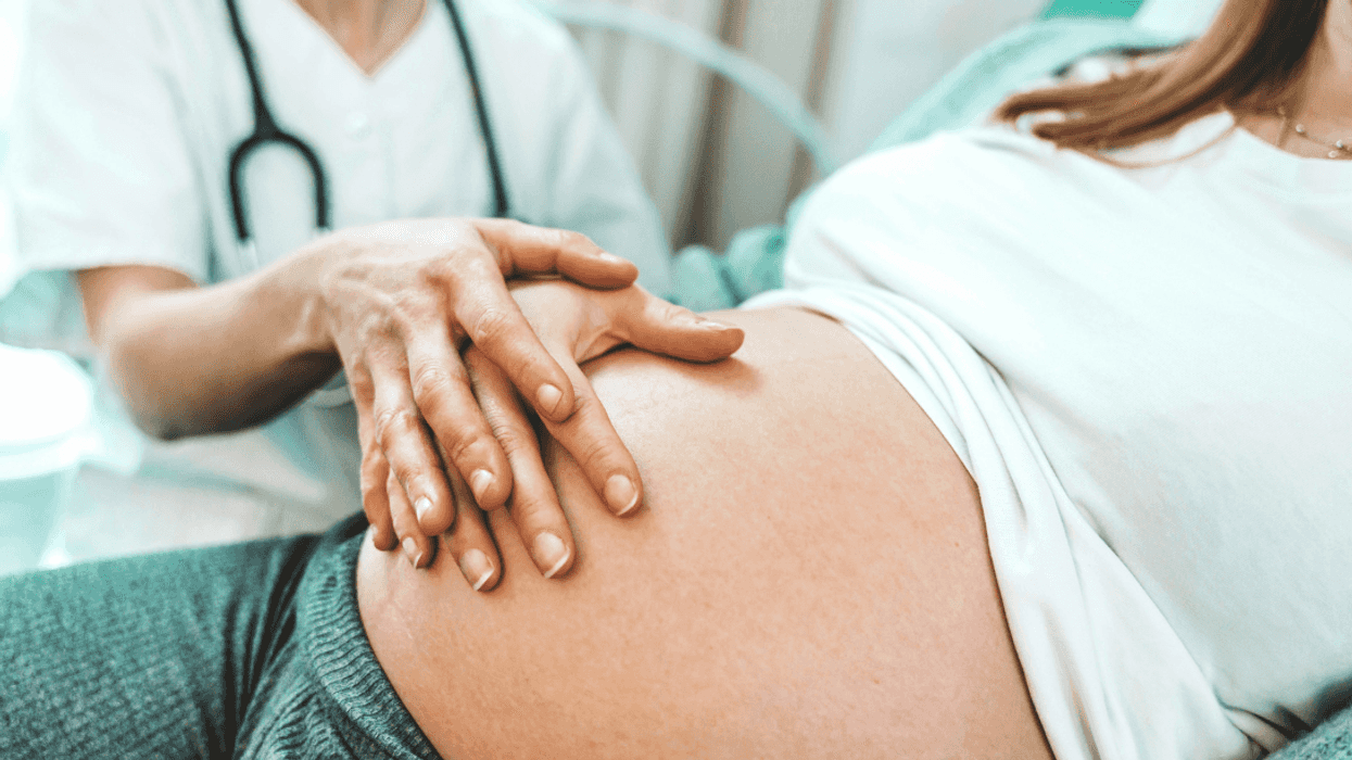 doctor and pregnant woman