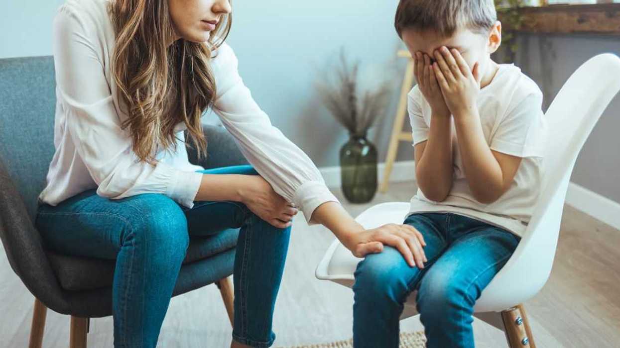 Woman Called Out For Refusing To Pay For Expensive Cell Phone Her Autistic Child Threw In A Pool