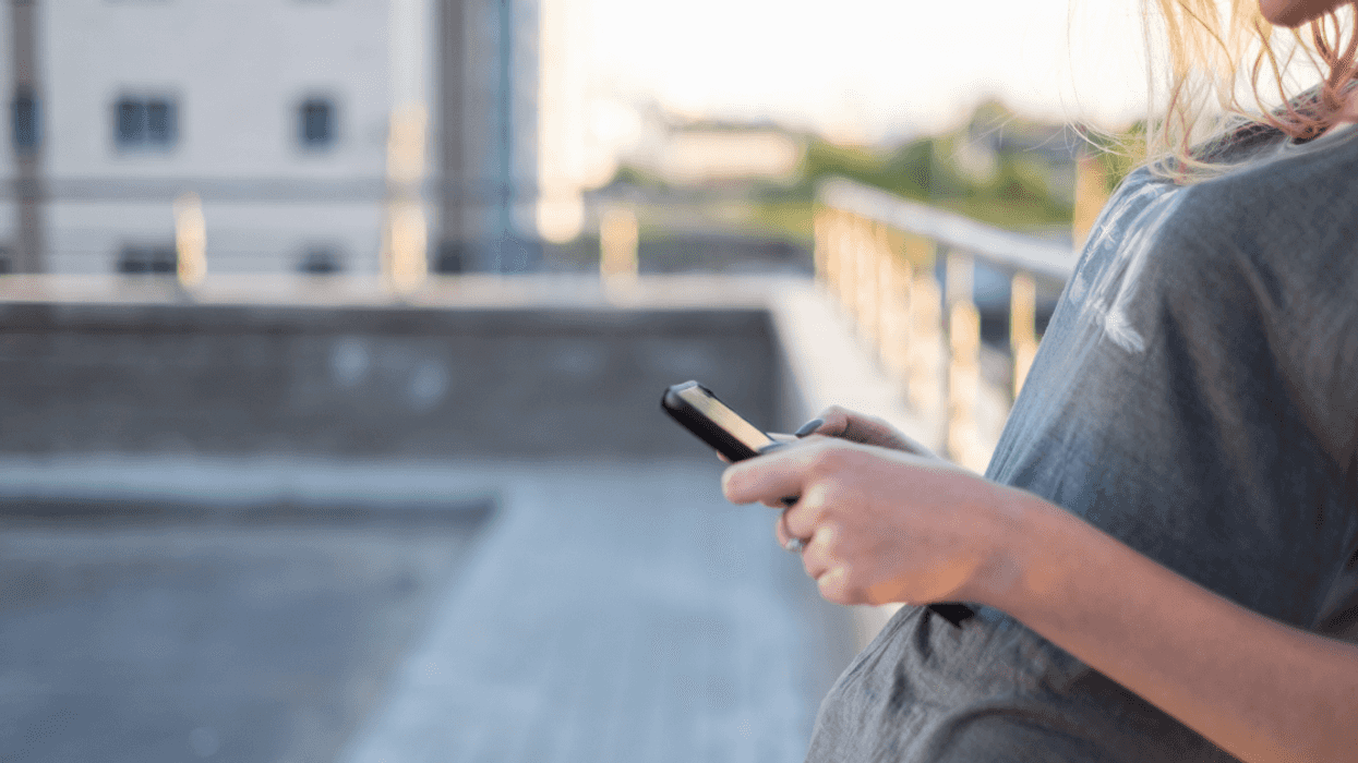 Redditor Upsets Their In-Laws By Refusing To Give Up Their Phone For A Tech-Free Vacation