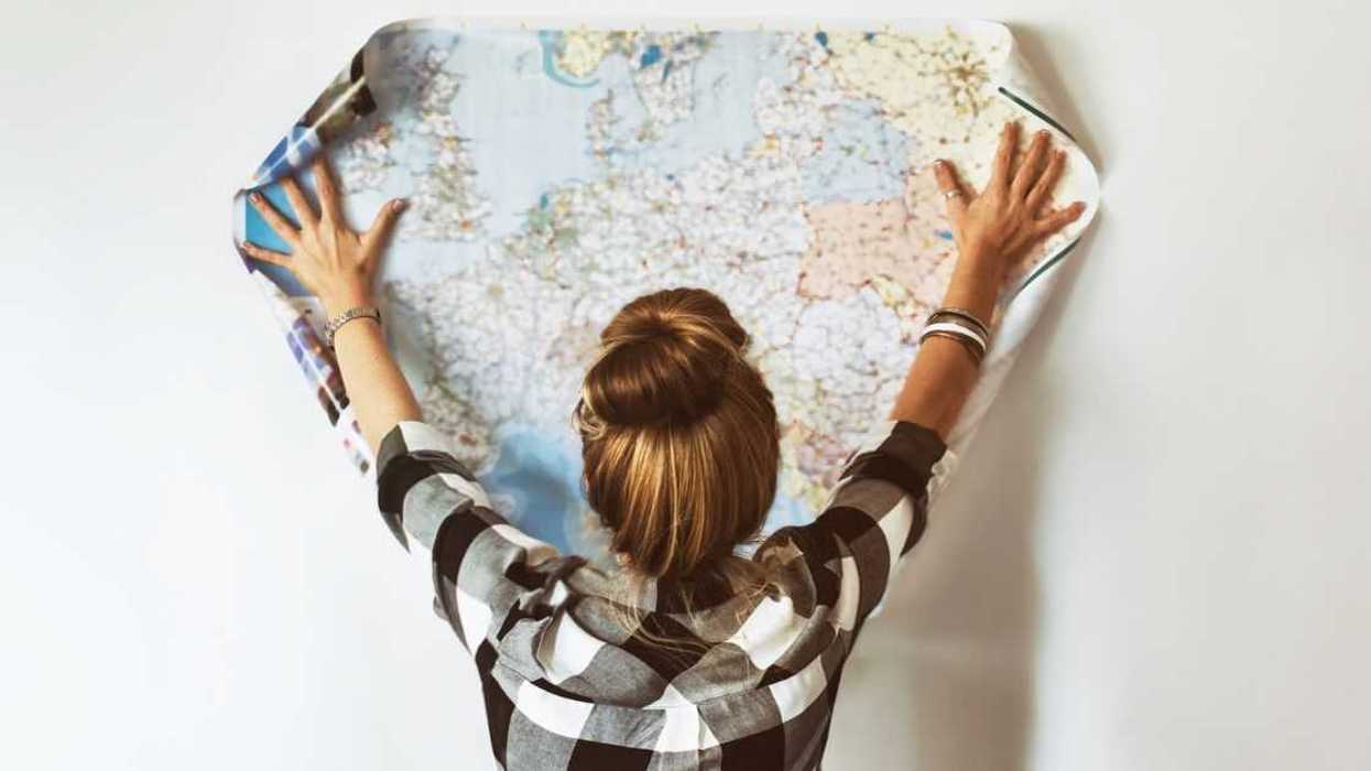 Redditor Stunned After Learning Girlfriend Can't Point Out Florida Or Australia On A Map