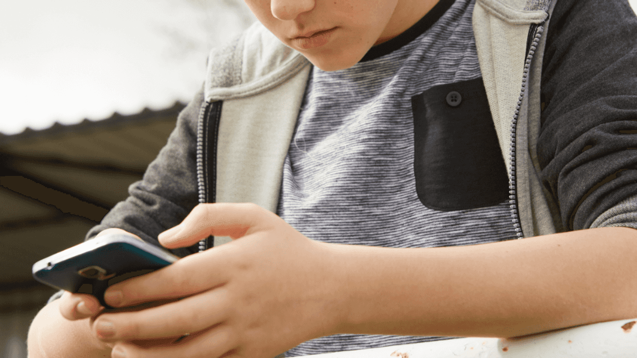 Dad Refuses To Make Teen Son Take Down Social Media Posts Criticizing His Wife