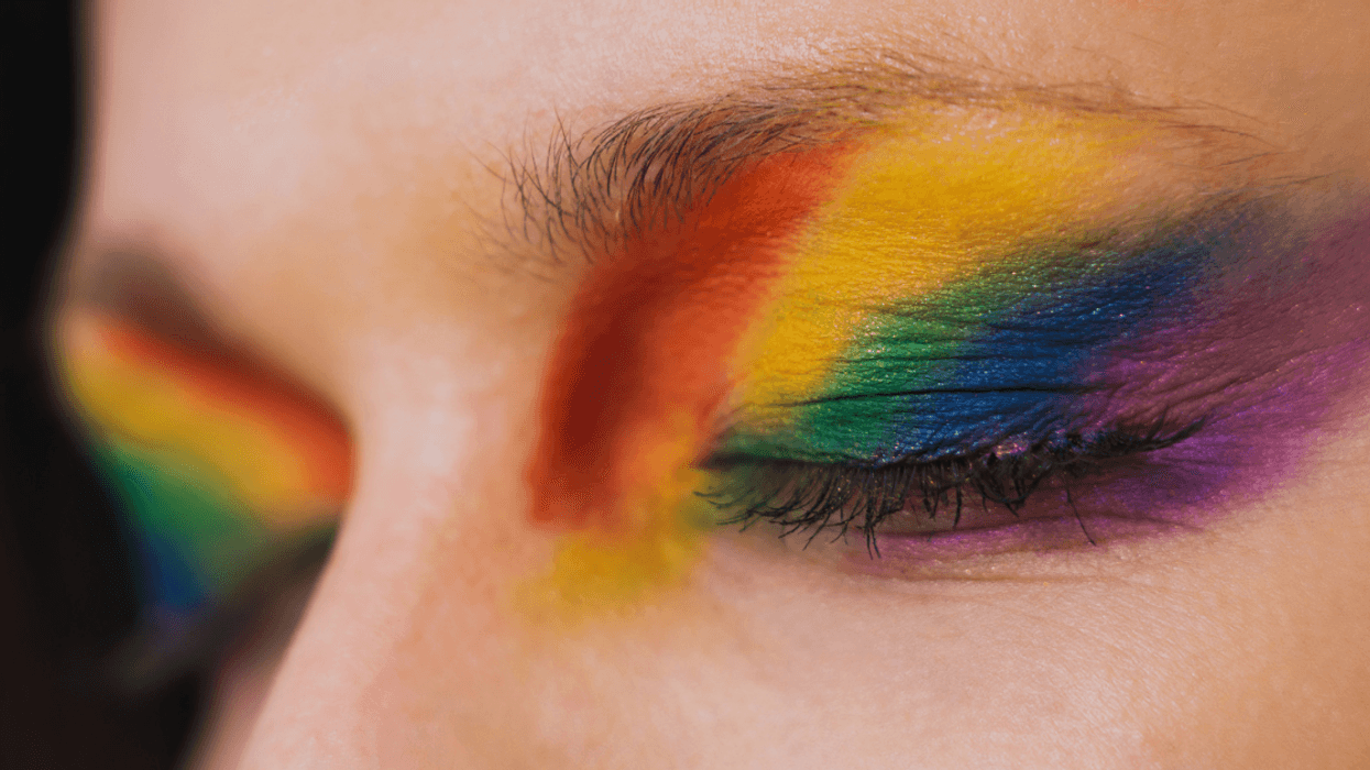 Trans Woman Called Out For Refusing To Use Non-Binary Friend's 'It/Its' Pronouns