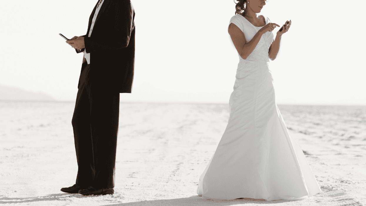 Groom Pisses Off His Fiancée By Telling Her The Small Wedding She Wants To Have Is 'Tacky'