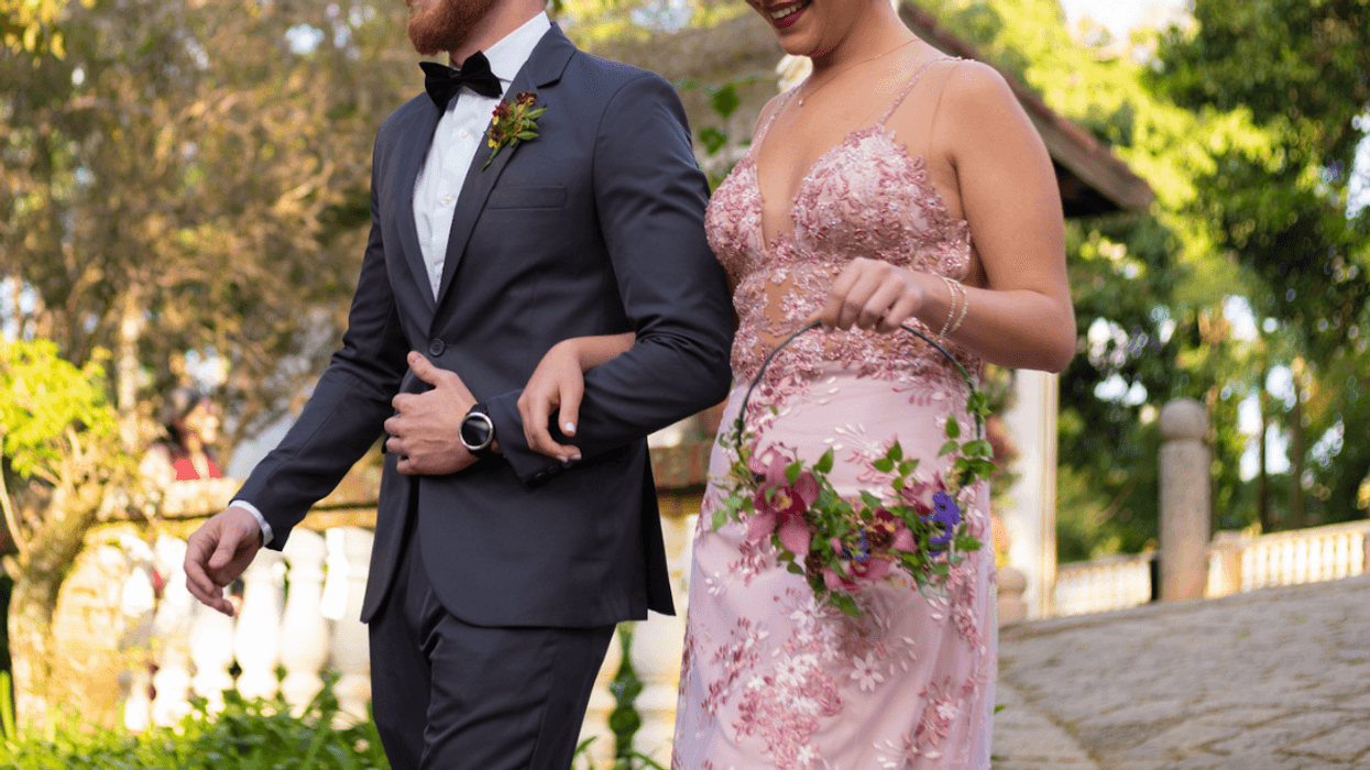 Groomsman Balks After He's Paired In Sister's Wedding Party With Woman Who Once Ghosted Him