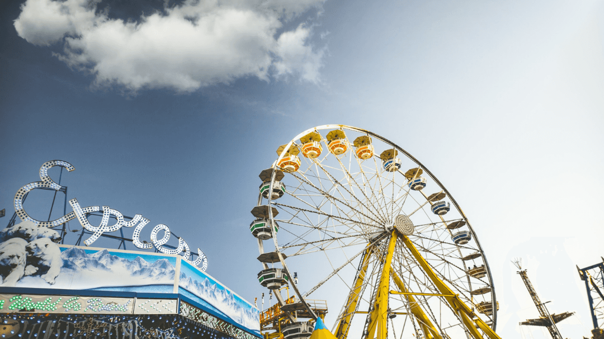 Teen Guilt-Ridden After Refusing To Give Up Her Spot In Line At Fair For A Mom And Her Kids