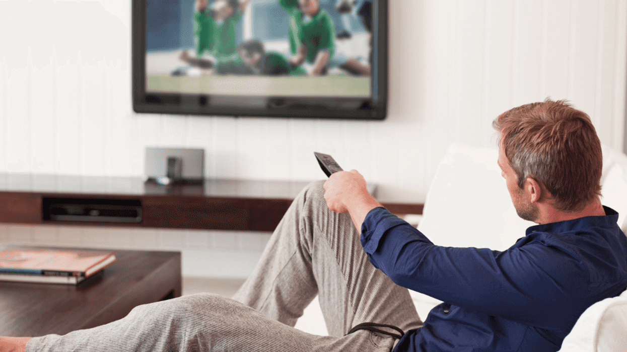 Guy Stunned After Girlfriend Cancels Weekly Date Night Because He Keeps Spoiling Movie Endings