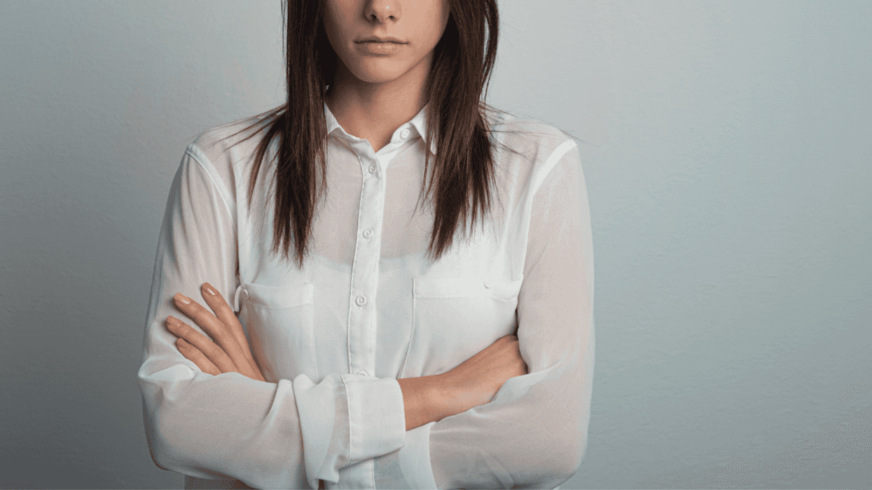 Woman From Small Town Has Perfect Comeback For Big City Visitor Who Mocked Her Accent