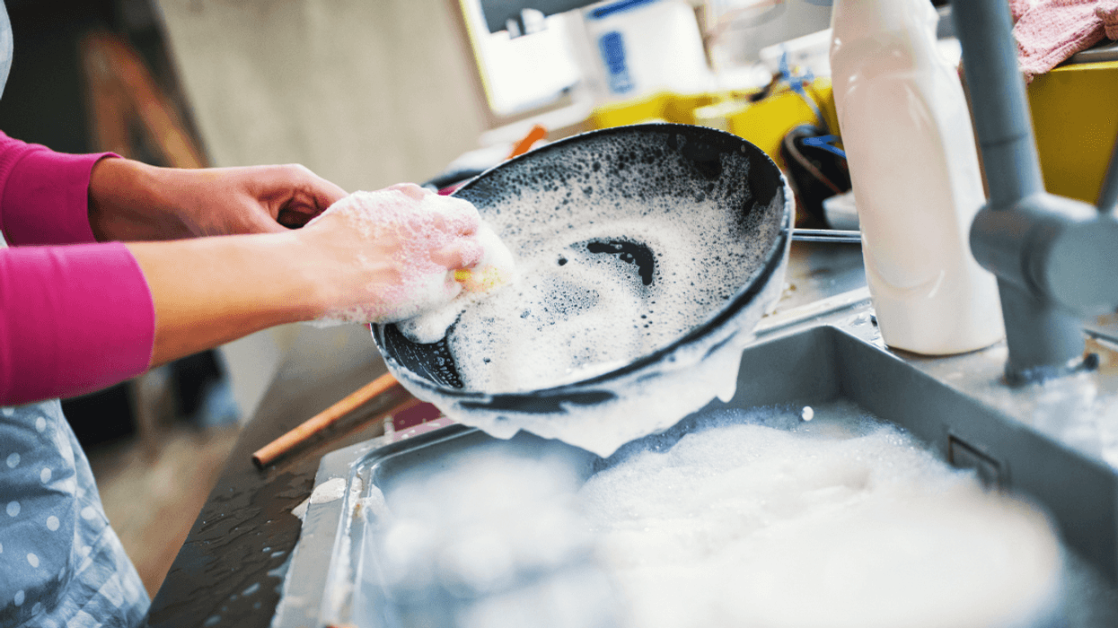 Redditor Refuses To Clean The House Until Their Dad And Brother Start Pulling Their Weight