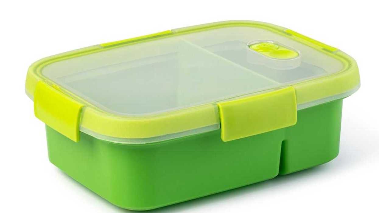 Woman Furious After Her Boyfriend Pees In One Of Their Tupperware Containers And Accuses Her Of Overreacting