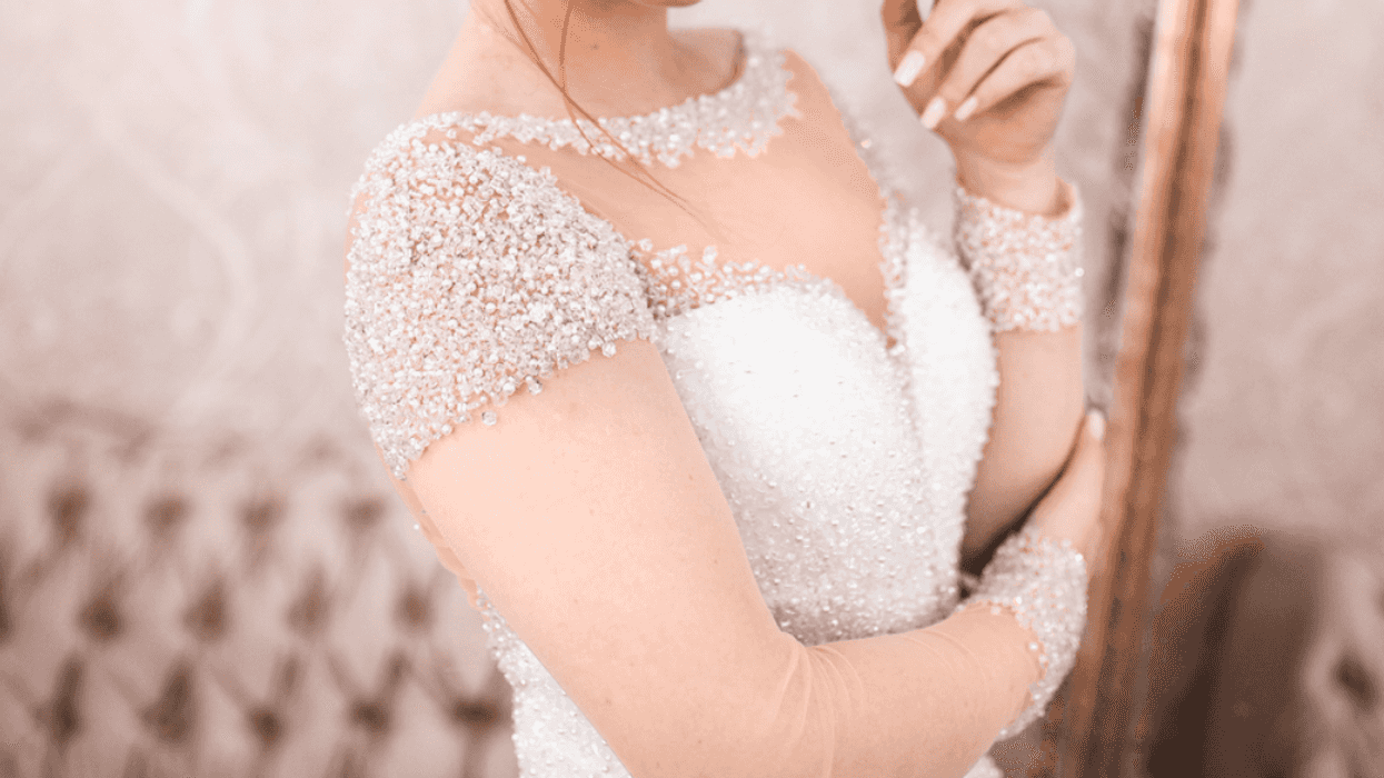 Bride Furious After Mom Refuses To Come To Her Wedding Unless She Invites Bisexual Sister