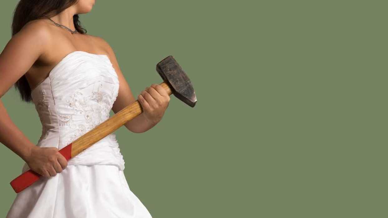 Bride Outraged After Fiancé Returns Her Wedding Dress In Exchange For One His Mom Picked Out