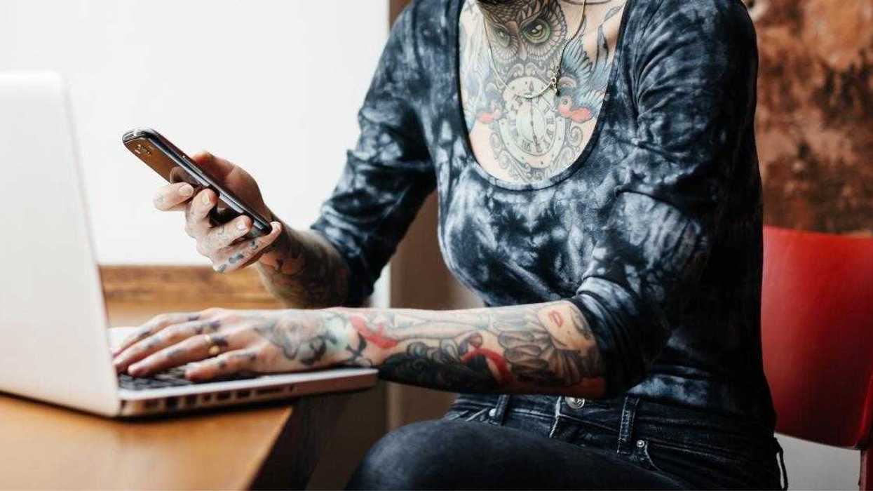 'Heavily Tattooed' Woman Stunned After She's Kicked Out Of Restaurant For Wearing A Crop Top