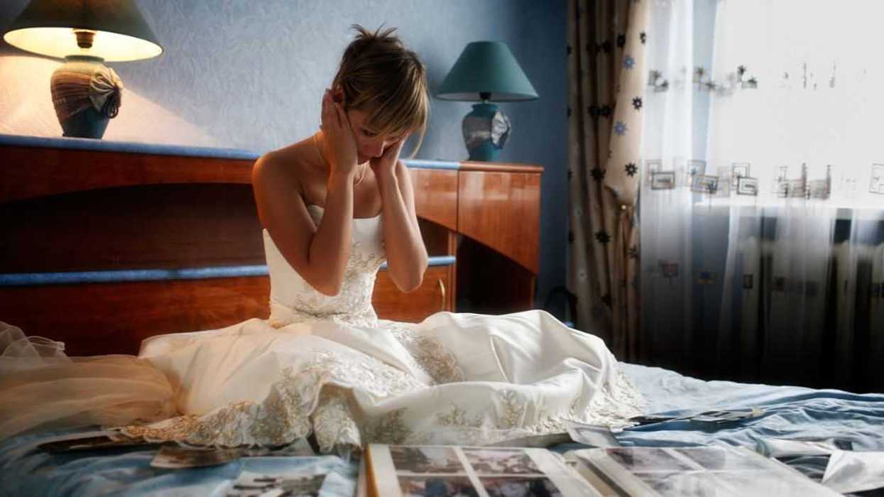 Bride Furious After Pre-Teen Niece Wants To Wear Dress In The Same Color As Wedding Party