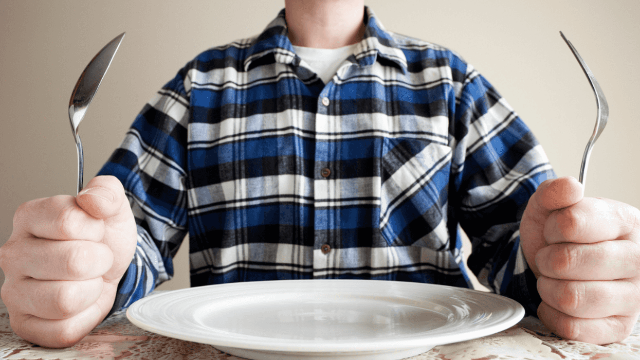 Dad Stirs Drama After Claiming He'll 'Starve' If Daughter-In-Law Doesn't Serve Him At Dinner