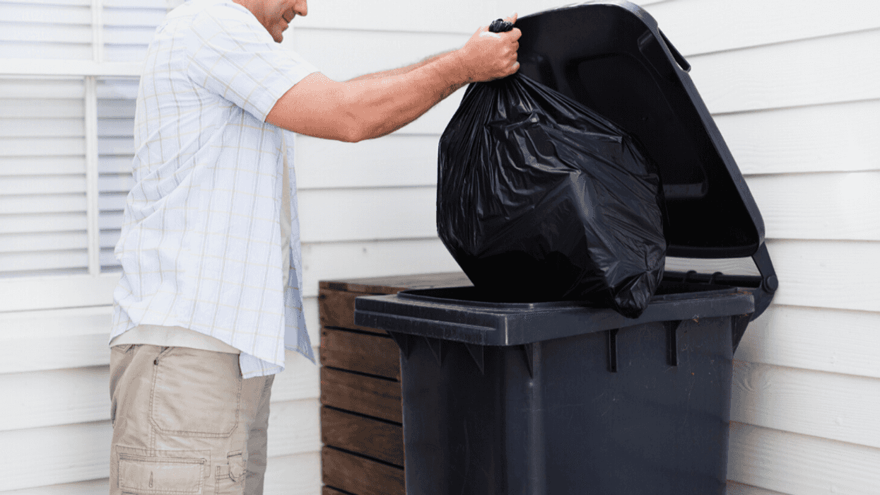 Guy Sparks Drama After Throwing Out His Girlfriend's Umblical Cord That She Stored With Their Keepsakes