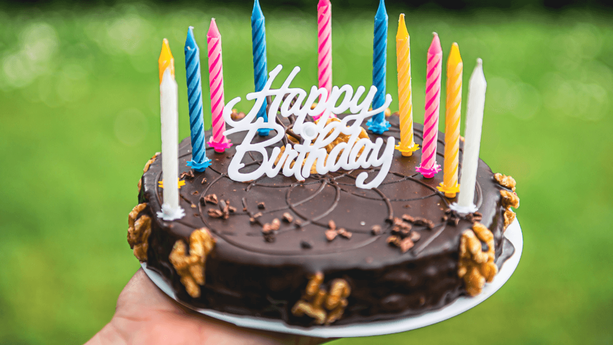 Teen Calls Mom Out For Planning Her Sixteenth Birthday Party Around Younger Sister's 'Needs'