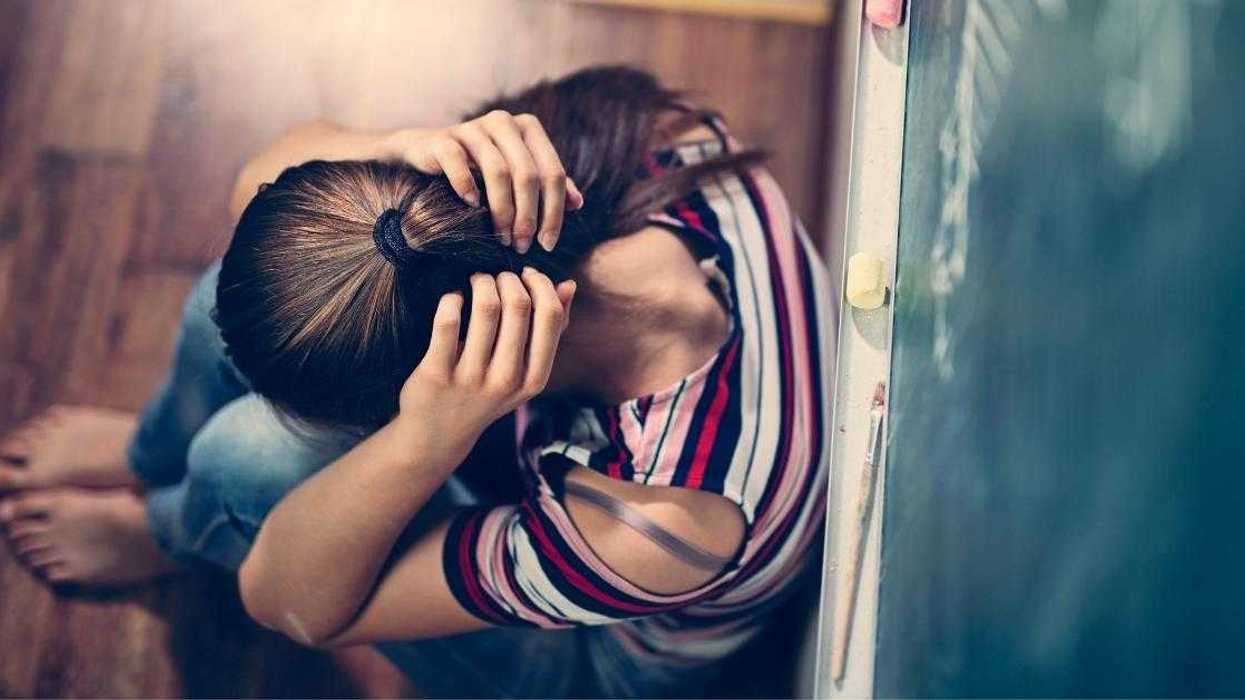 Teen Distraught When Dad Wants To Take Paternity Test Because He's Convinced She's Not His Daughter