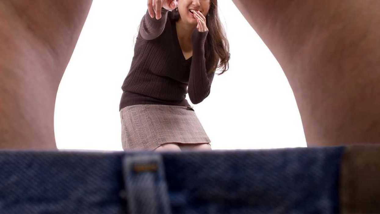 Guy Tells His Roommate She Has To Move Out After Her Friend 'Accidentally' Busted In On Him Naked