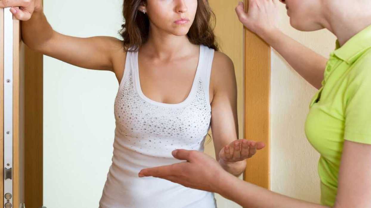 Redditor Threatens To Report Neighbor For Having A Security Camera On Her Apartment Door