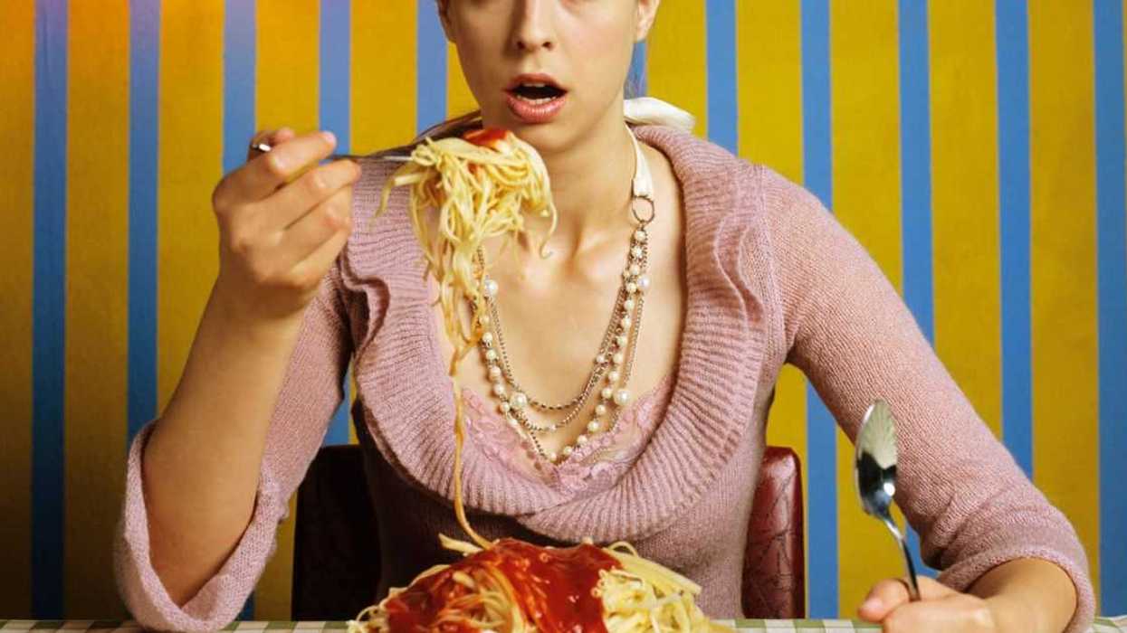 Vegan Called Out For Throwing Up In Front Of Boyfriend's Family After They Secretly Fed Her Meat